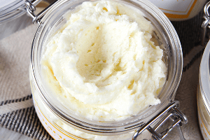 cao tinh nghệ trắng da