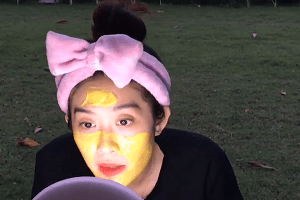 sáng da bằng công thức mặt nạ bột nghệ