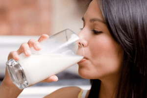 uống sữa có tốt cho người bệnh viêm loét dạ dày tá tràng hay không