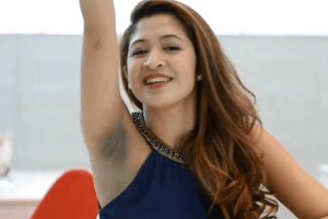 trị thâm nách bằng tinh bột nghệ