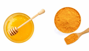 bột nghệ và mật ong