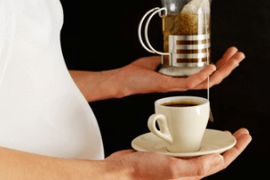 caffeine trong thai kỳ hại nhiều hơn lợi