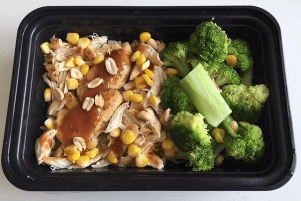 ức gà ngô luộc