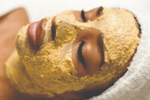 đắp mặt nạ chuối