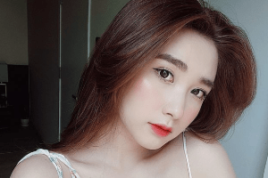 đắp mặt nạ lòng đỏ trứng