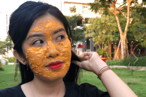 đắp mặt nạ vitamin c